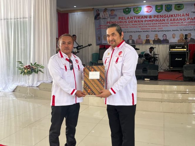 
					Mulyadi Jambak Nahkodai Persatuan Artis Penyanyi Madina