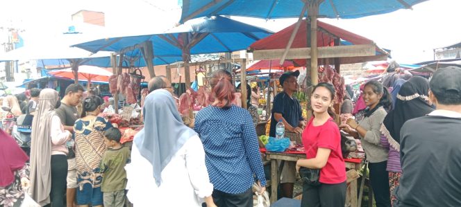 
					Harga Kebutuhan Pokok Terus Naik, H-2 Jelang Ramadan Daging Tembus Rp150. Ribu/Kg