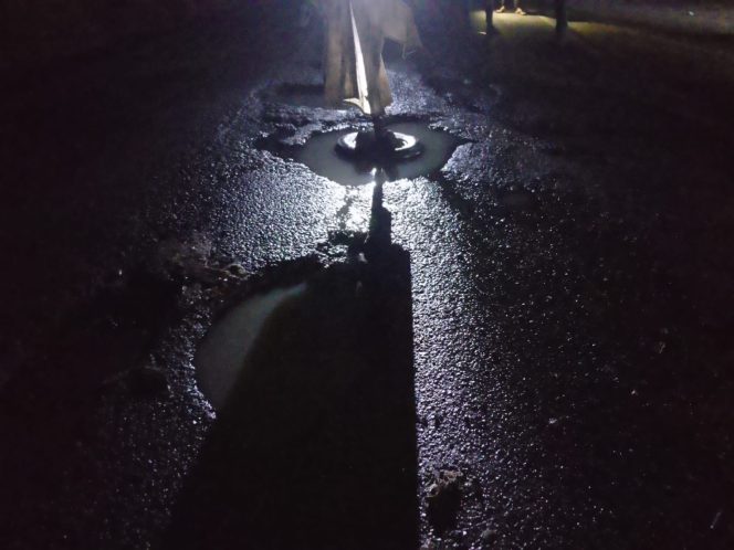 
					Jalan Berlubang di Hutaraja Siabu Memakan 4 Korban Luka