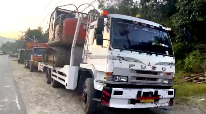 
					12 Preman Diduga Hadang Polda Sumut Saat Sita Ekskavator Tambang Emas Ilegal