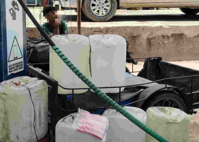 
					Praktik Oknum di SPBU Pantai Barat, Masyarakat Dirugikan oleh Antrean Panjang