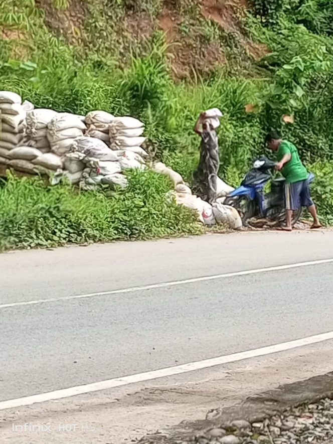 
					Kades Ancam Warga, Denda 100 Ribu Jika Tak Mau Gotong Royong