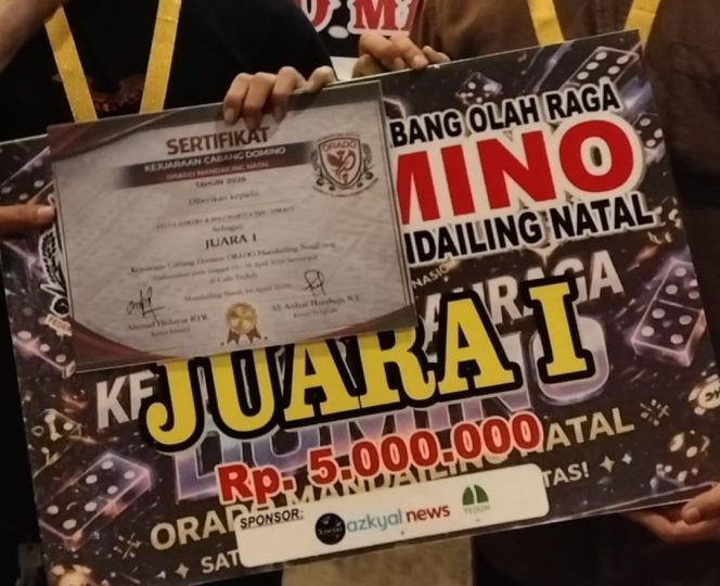 
					Azkyal News Sponsori Turnamen Domino ORADO Madina, Tim BPN Raih Juara I