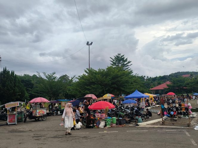 
					Parkir di Masjid Agung Mulai Bayar