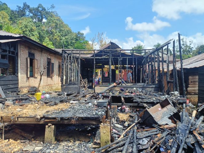 
					Tiga Rumah dan Satu Gudang Terbakar di Batang Natal, Kerugian Capai Rp310 Juta