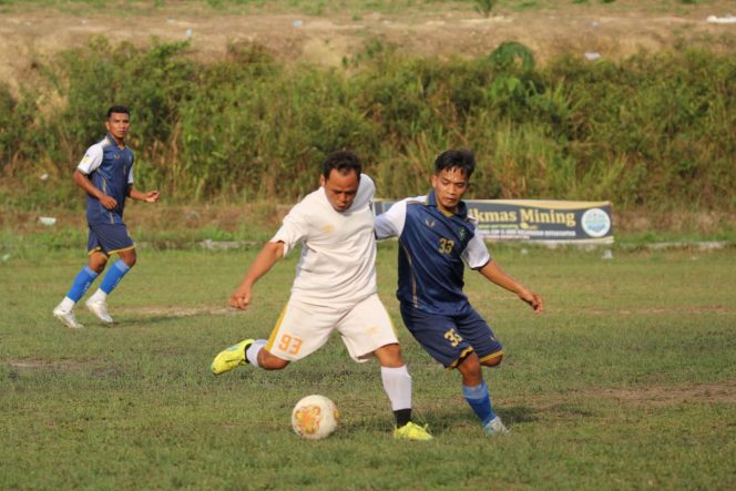 
					Ganas!!!! Old Crack Madina Pesta Gol 13 vs 0 Buat Repaga FC Tak Berkutik