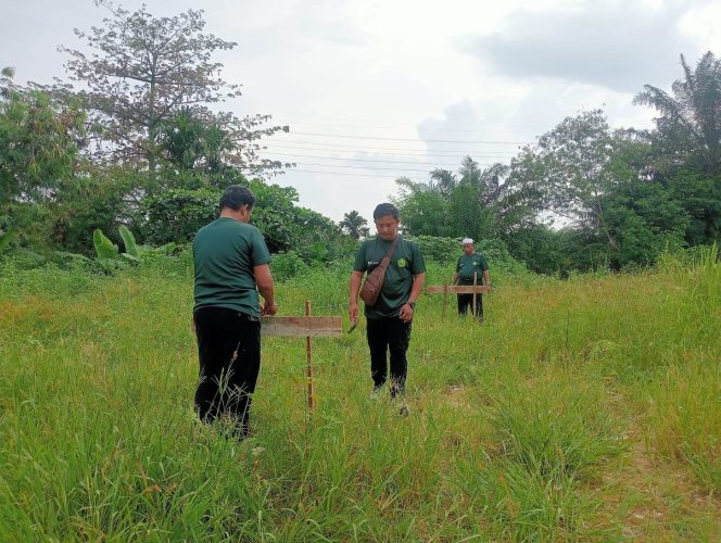 
					Patok Kiblat Mushola Kembali di Pasang, Warga Apresiasi Kinerja Kapolsek Bina Widya