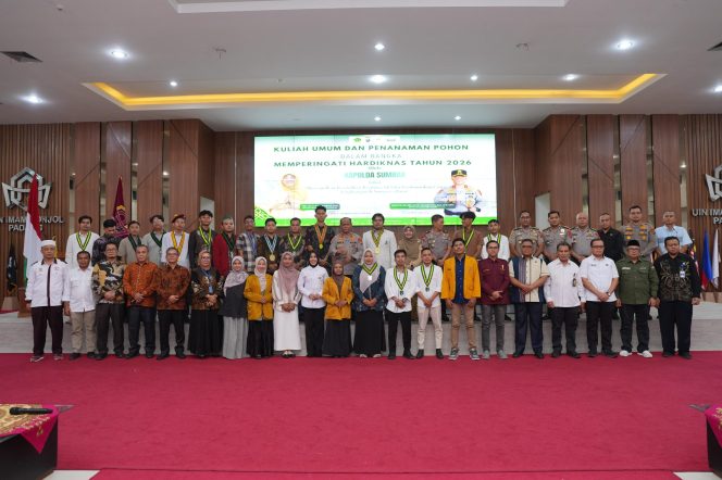 
					Kapolda Sumbar Berikan Kuliah Umum dan Pimpin Penanaman Pohon di UIN IB Padang dalam Rangka Hardiknas 2026