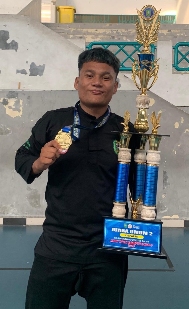 
					Siswa SMA Negeri 3 Panyabungan Raih Medali Emas Pencak Silat Riau Open 2026